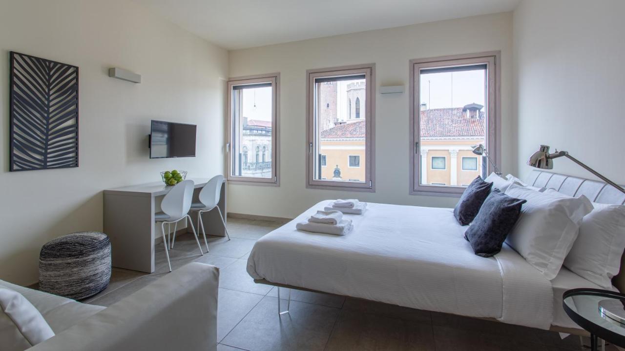 Erik Langer Pedrocchi Suites Padova Exterior photo